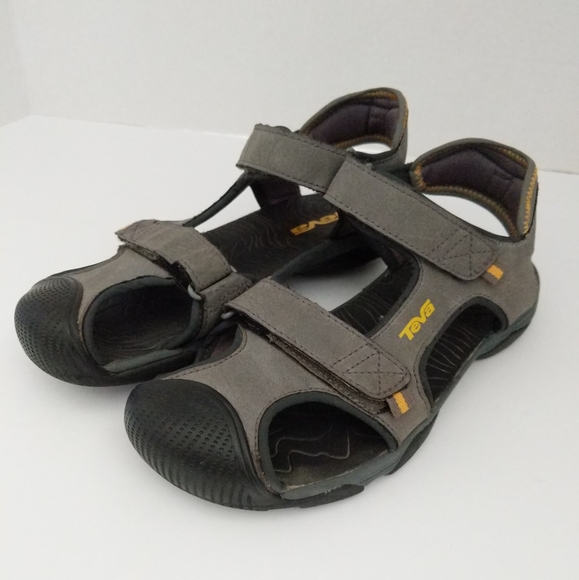 teva sandals size 5